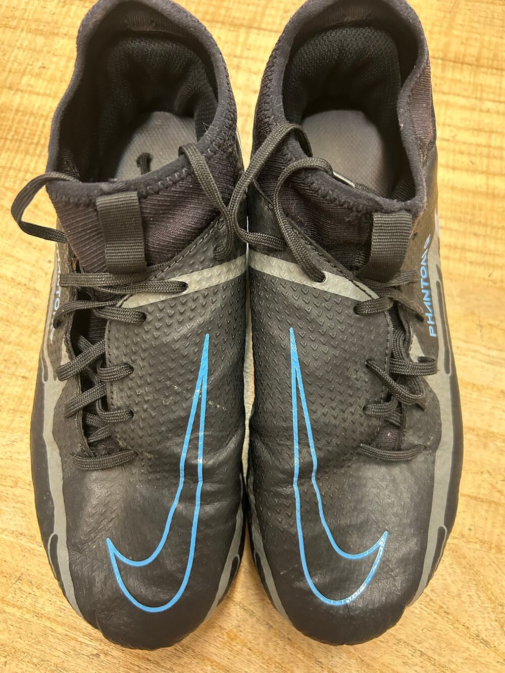 Nike Phantom GT2 Soccer Cleats Size 4.5